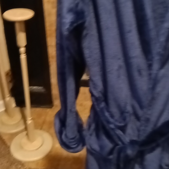 NWOT NORTHWEST navy plush Dallas Cowboys robe w saggy pockets & belt ONE SIZE - Picture 7 of 13